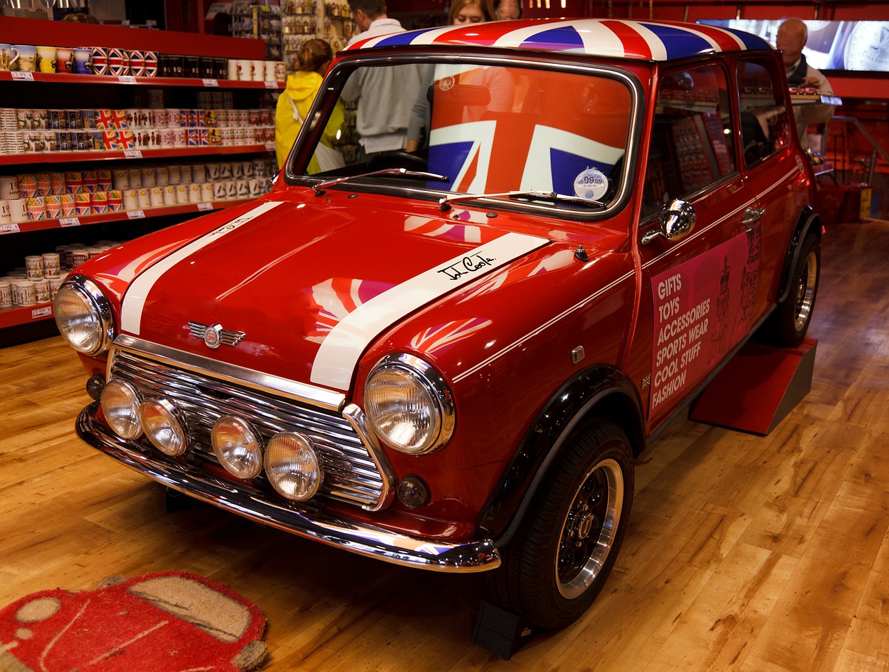 ヘッドライトハーネスが燃えるので有名な旧mini