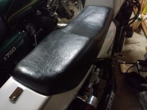 このシートでは車検は通らない