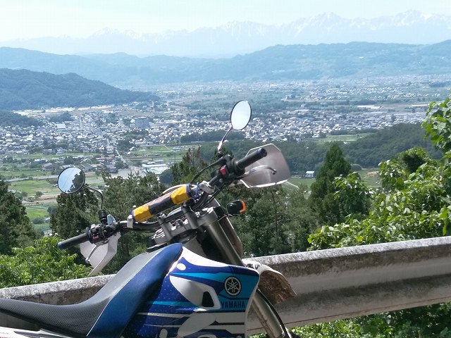 DT200WR。携帯カメラで景色の撮影はこれが限界ですな。
