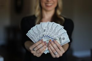 ご家庭ではお金は大体女性が牛耳る