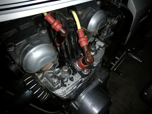 Z1-Rのエンジンはヘッドカバーのガスケットがへたり易い