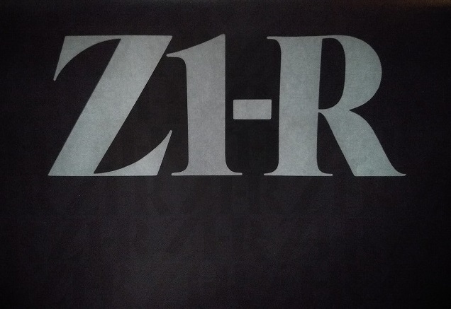 ちゃんと初期型は「Z1-R」と表記があるカタログ。