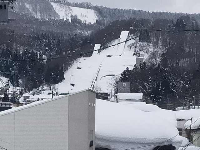 スキーのジャンプ台が見える街「飯山市。」