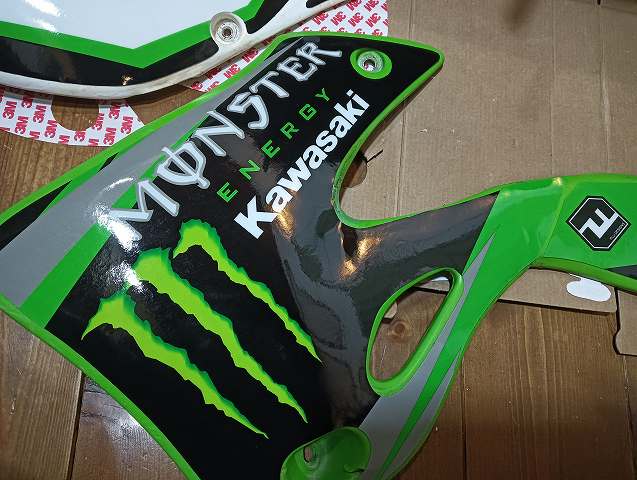 KX125の外装をKDX125SRに装着。