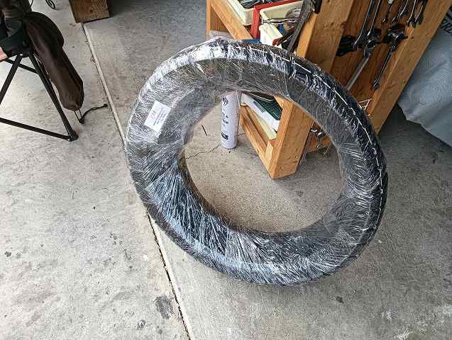 DUNLOP D604。