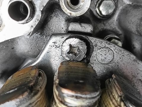 KDX125SR2号機のエンジンコイル固定ねじ1。