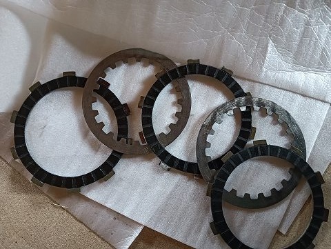Z1-Rの予備のクラッチ。