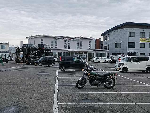 Z750D1。陸運局にて。