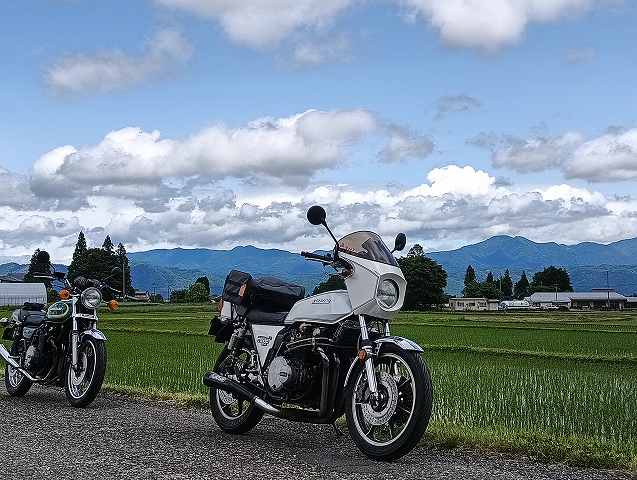 Z1-RとZ750D1。