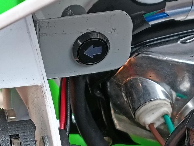 KDX125SR2号機の左ウインカインジケーター。