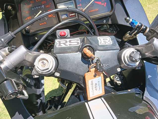 VT250FHのフロントフォークトップ。