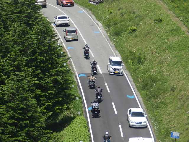 車山からビーナスラインはこれ位はっきり見えます。