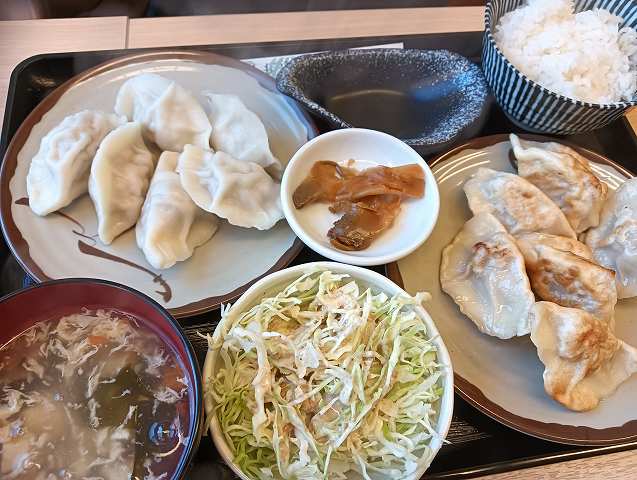 餃子定食W。