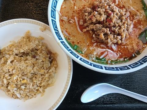 タンタンメンとチャーハンセット。