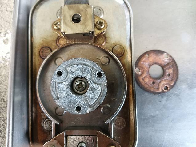 Z1-Rのタンクキャップ。