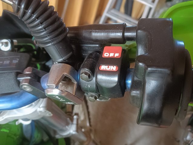 KDX125SR1号機のキルスイッチ。