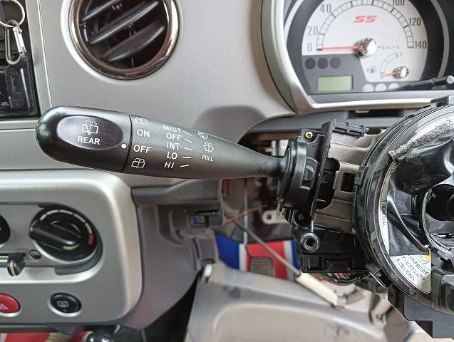 ラパンSSの純正ワイパースイッチ。