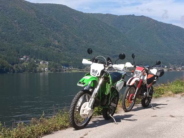 KDX125SR2号機とセロー225W。